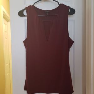 Maroon Express keyhole front tank top